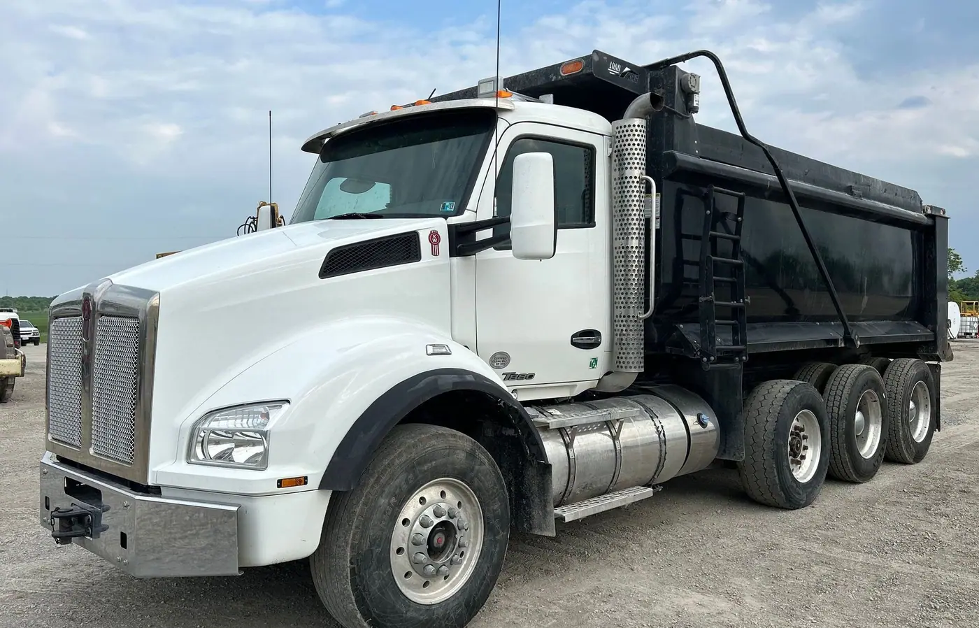 2015 Kenworth T880 Dump Truck